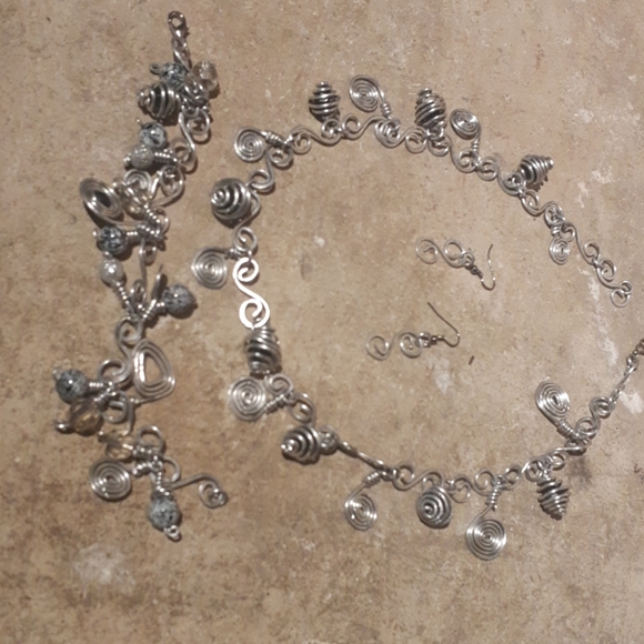 Jewelry set - Picture 1 of 4